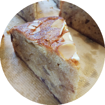 季節のフルーツを使ったパウンドケーキ